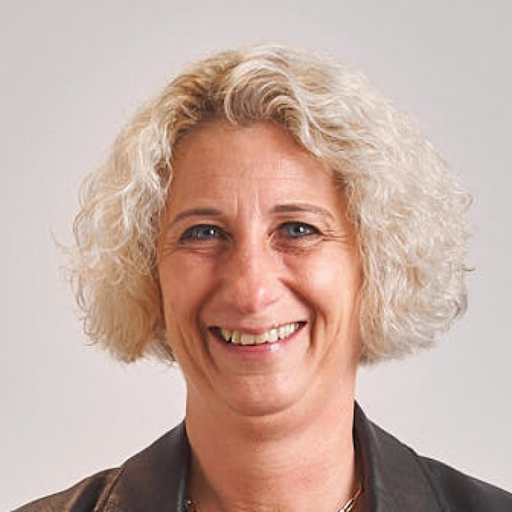 Iris Van De Water